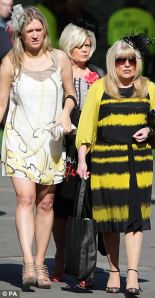 article-1375510-0B89D74E00000578-491_306x589