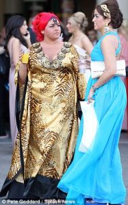 article-1375510-0B8A2E8D00000578-433_306x490