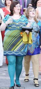 article-1375510-0B907D5400000578-243_306x653