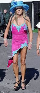 article-1375510-0B922EDD00000578-311_306x700