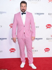 article-2319518-199F9D01000005DC-906_634x848