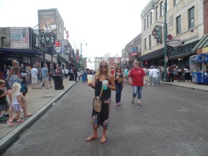 Drinkiepoos in Beale St